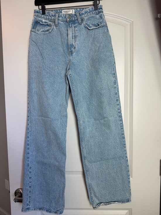 Abercrombie & Fitch Denim - Abercrombie & Fitch Relaxed Jean